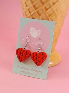 Neulossydän-korvakorut, punainen