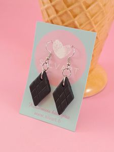 Ruutusalmiakki-korvakorut